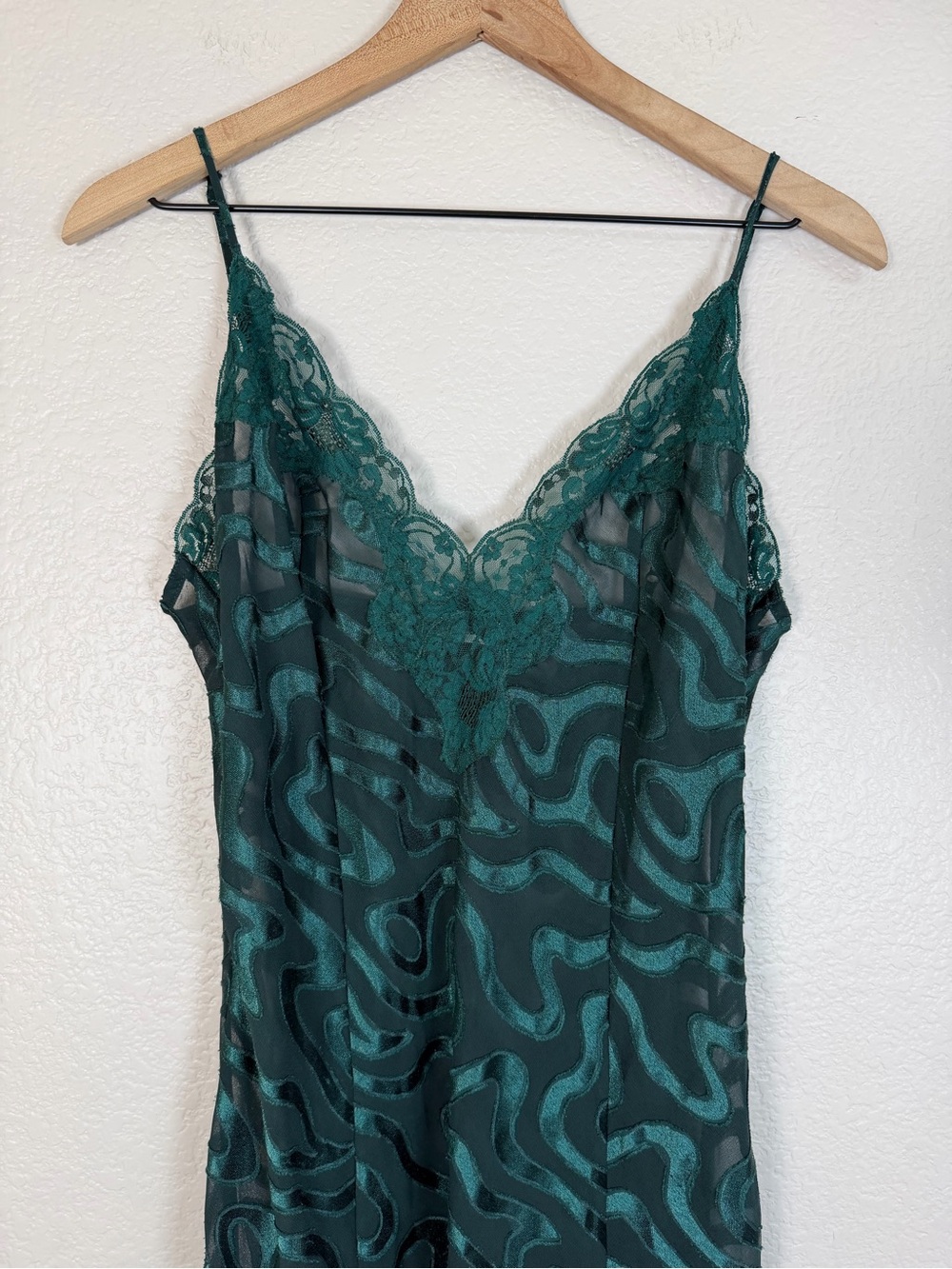 Vintage Victoria’s Secret Green Velvet Burnout Maxi Slip Nightgown 90’s Large - Picture 7 of 13